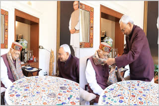 Bihar CM Nitish Kumar meets veteran BJP leader LK Advani and congratulates him on 'Bharat Ratna'