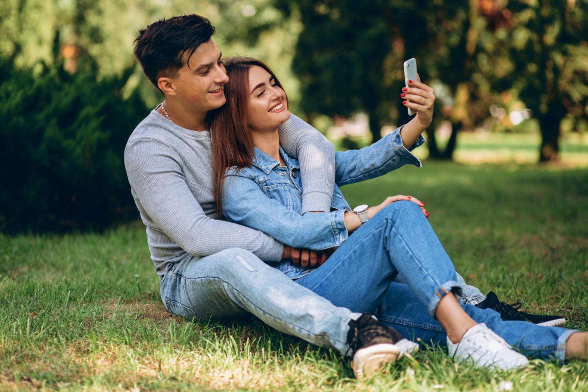 Couple in a relationship on social media