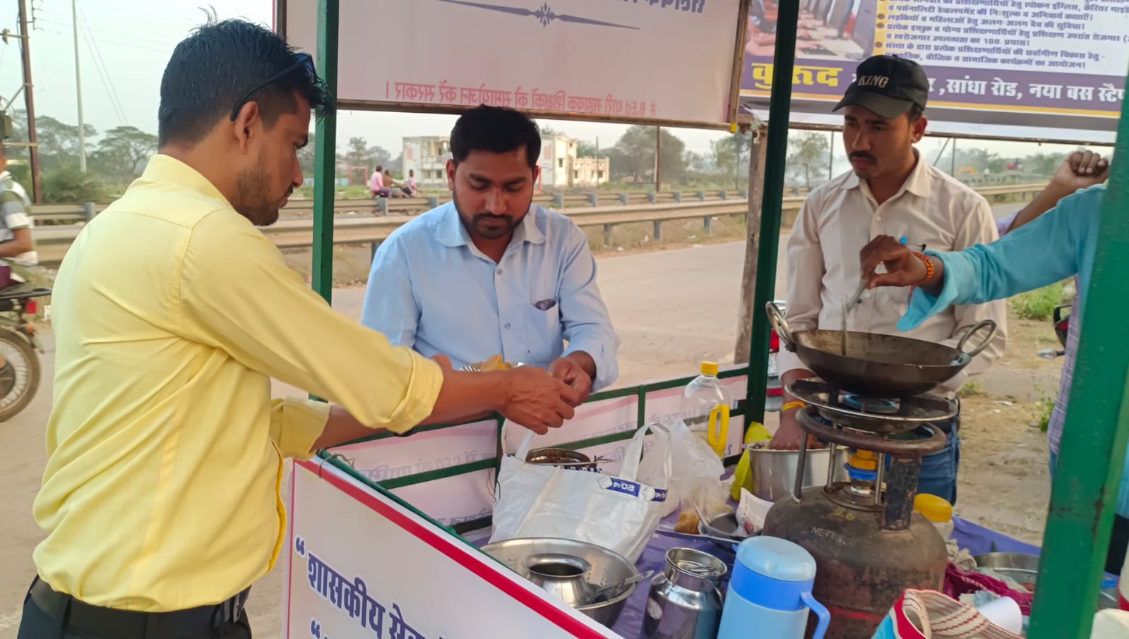 Assistant teacher selling pakora