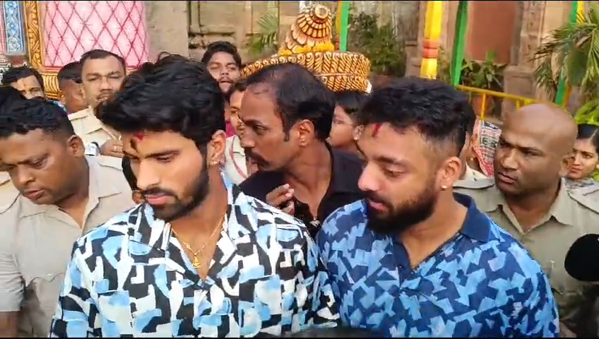 Team India players Visits Puri Srimandir