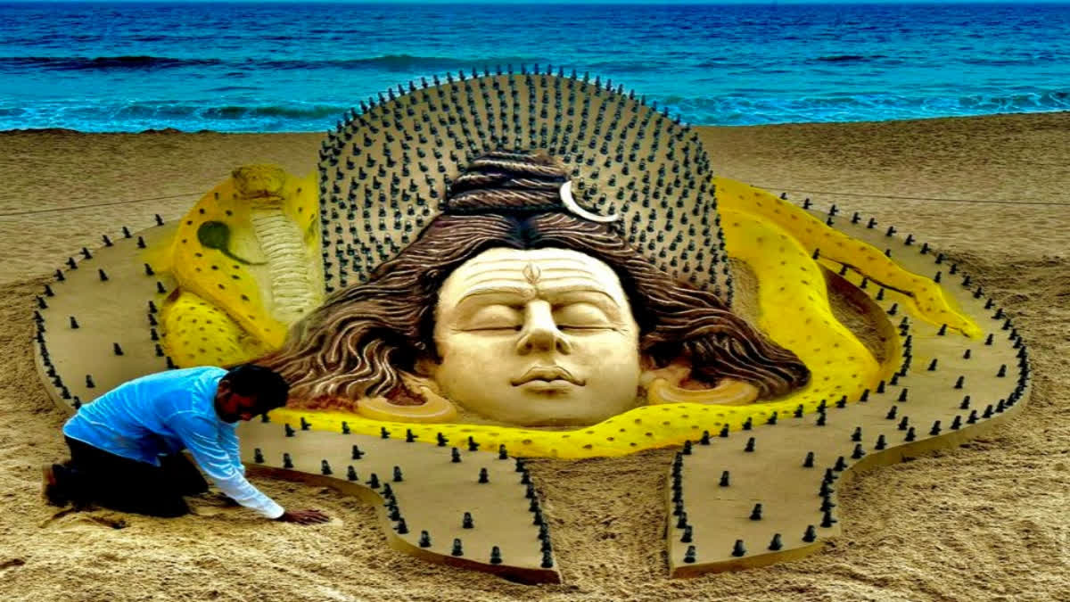 Sand Artist Sudarsan Pattnaik Creates Magnificent Sculpture of Lord Shiva