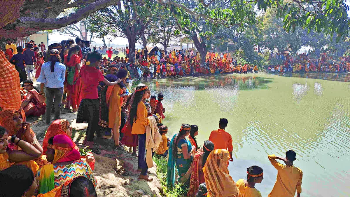 गोपालगंज में जलभरी यात्रा.