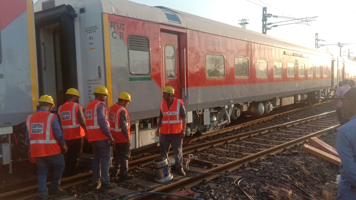 train coaches derailed at aamla