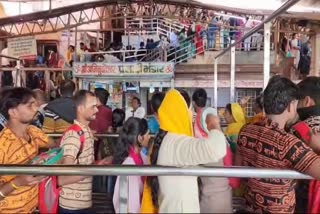 devotees flocked to omkareshwar