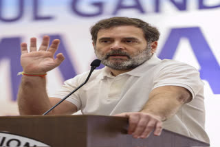 rahul-gandhi-targets-gujarat-congress-for-leadership