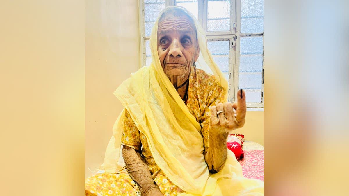 Woman Aged 101 Cast Vote