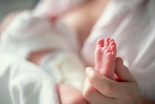 Reasons to stop breastfeeding early News