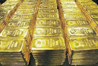 New Delhi: Gold hits fresh record high