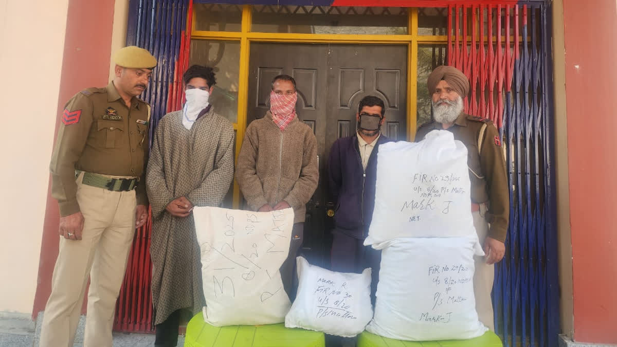 اننت ناگ پولیس کی بڑی کارروائی،30 کلو گرام سے زائد منشیات ضبط تین گرفتار