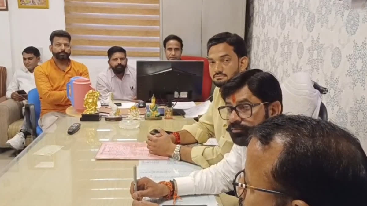 CM Meeting With Employees