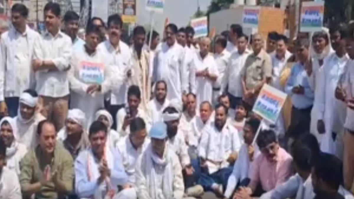Congress Protest Against  Ahuja