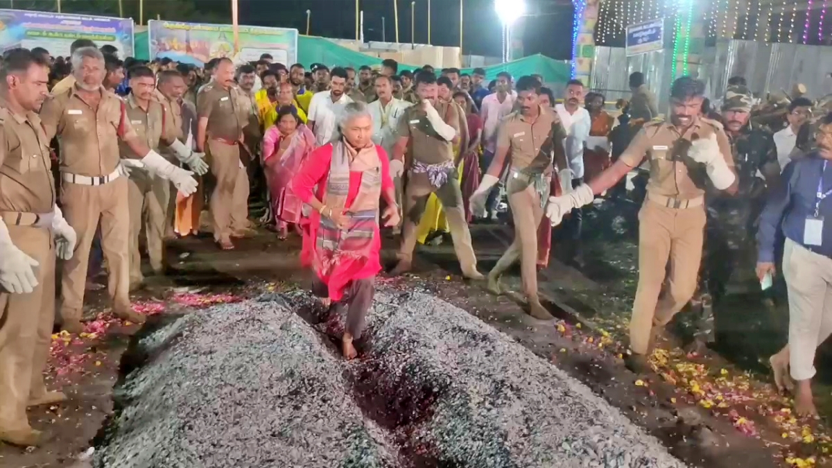 தீயில் இறங்கிய அமுதா ஐஏஎஸ்