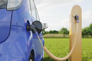 Delhi To Stop Registration Of Non-EV Two, Three-Wheelers