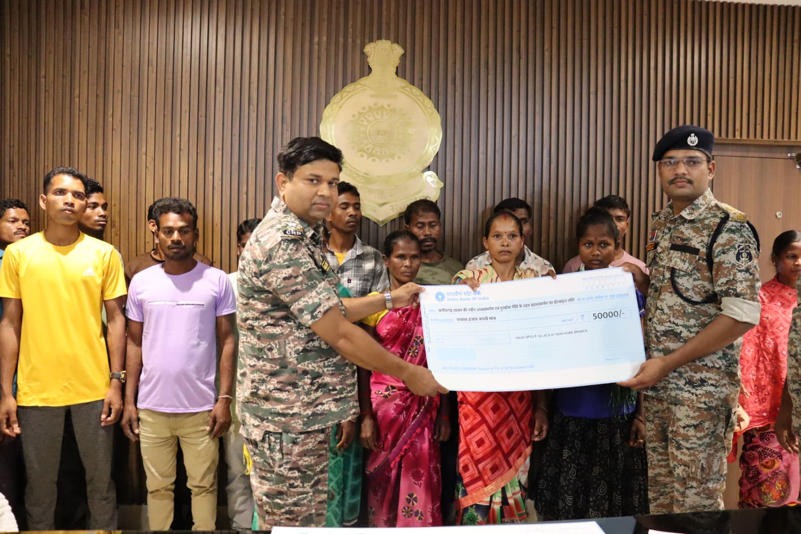 Naxalites surrender in Bijapur