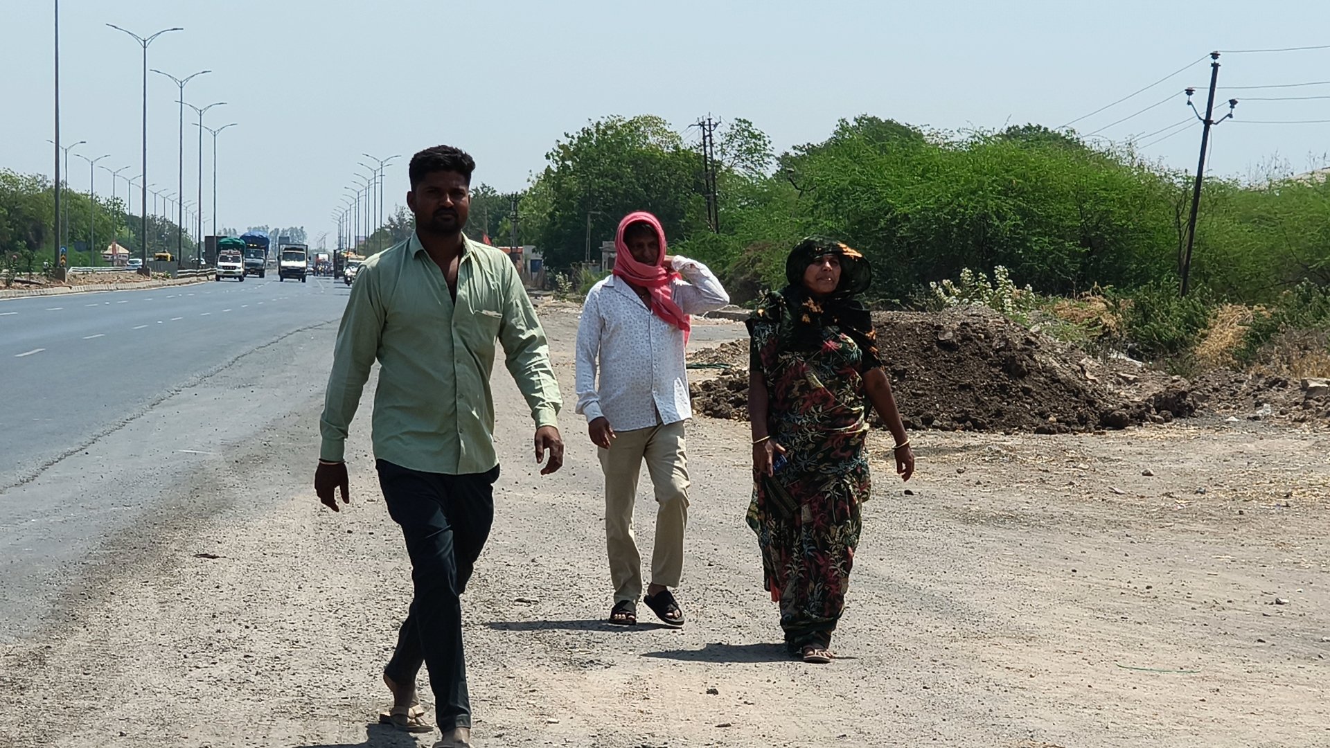 ચૈત્રી પૂનમે મા ચામુંડાના દર્શન માટે પદયાત્રીઓનો ધસારો