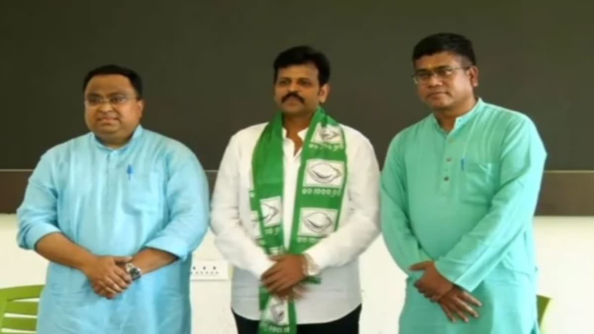 Akhil Patnaik joined BJD