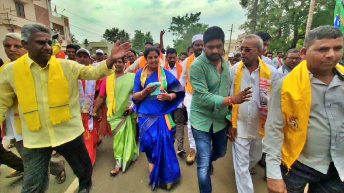 Purandeshwari Road Show