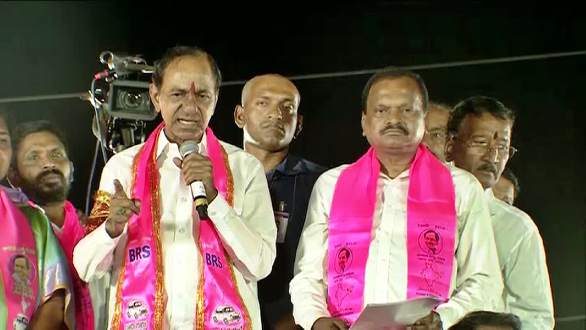 KCR Bus Yatra in Narsapu