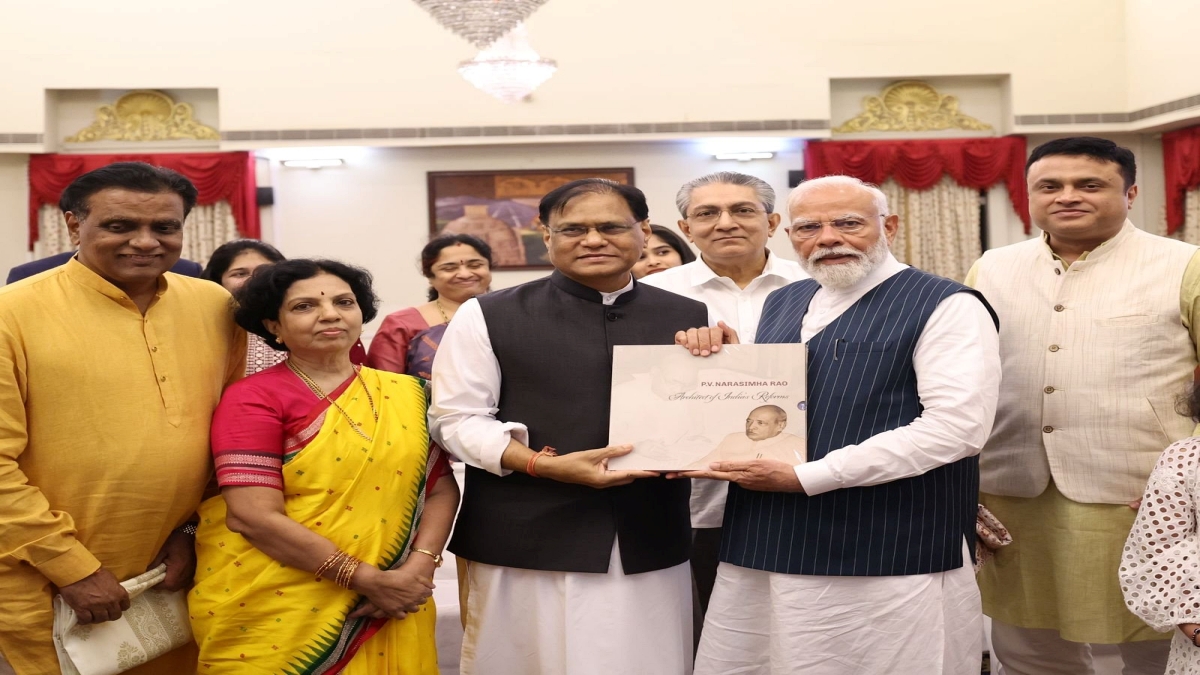 PM Modi meets family of former PM PV Narasimha Rao