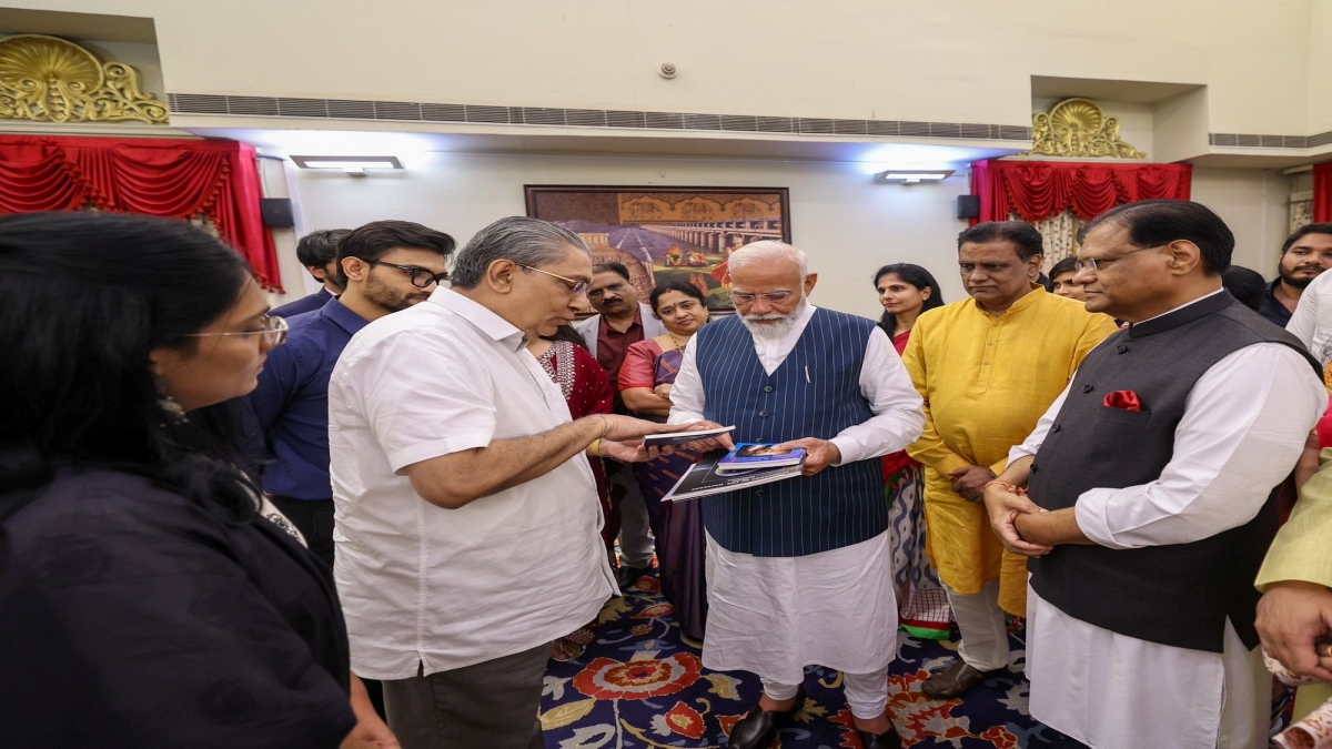 PM Modi meets family of former PM PV Narasimha Rao