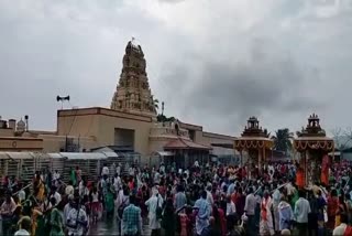 ಮಾದಪ್ಪನ ಬೆಟ್ಟಕ್ಕೆ ಹರಿದು ಬಂದ ಭಕ್ತಸಾಗರ