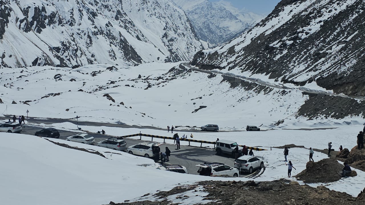 Snowfall in Lahaul