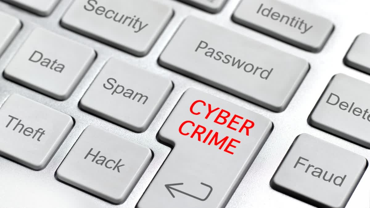 CYBER ​​FRAUD WITH WOMAN IN INDORE