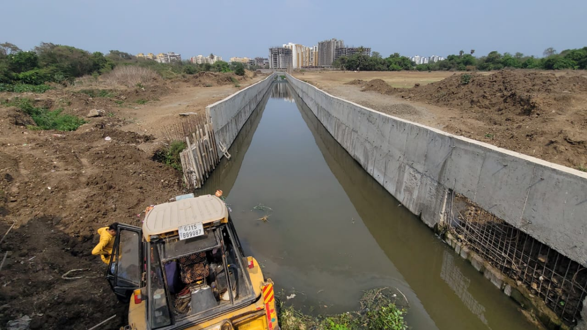 ગરનાળાની સાફ સફાઈ શરુ