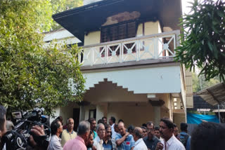 FIRE BREAKS OUT IN HOUSE IN ANGAMALY  FOUR MEMBERS OF A FAMILY DIED  അങ്കമാലിയിൽ നാല് പേർ വെന്തുമരിച്ചു  ERNAKULAM FIRE ACCIDENT