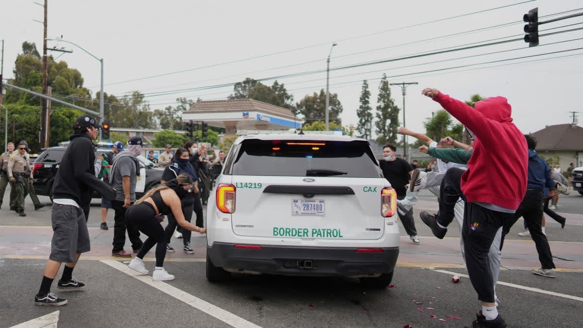 LA PROTEST US PRESIDENT TRUMP LA CLASH ON IMMIGRATION AUTHORITY FEDERAL GOVERNMENT