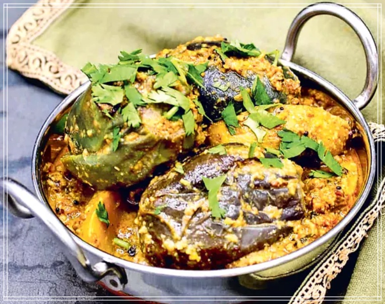 Chintha Chiguru Vanakaya Curry