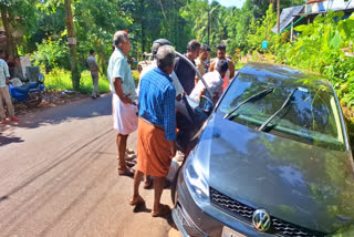 YOUTH INJURED  GANG ATTACK IN KOZHIKODE  LATEST MALAYALAM NEWS  CRIME KOZHIKODE