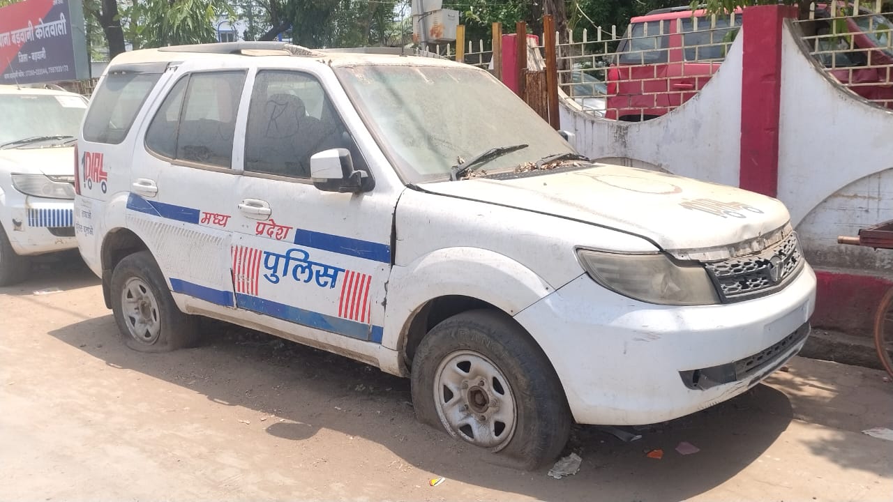 Barwani Dial 100 vehicle tender