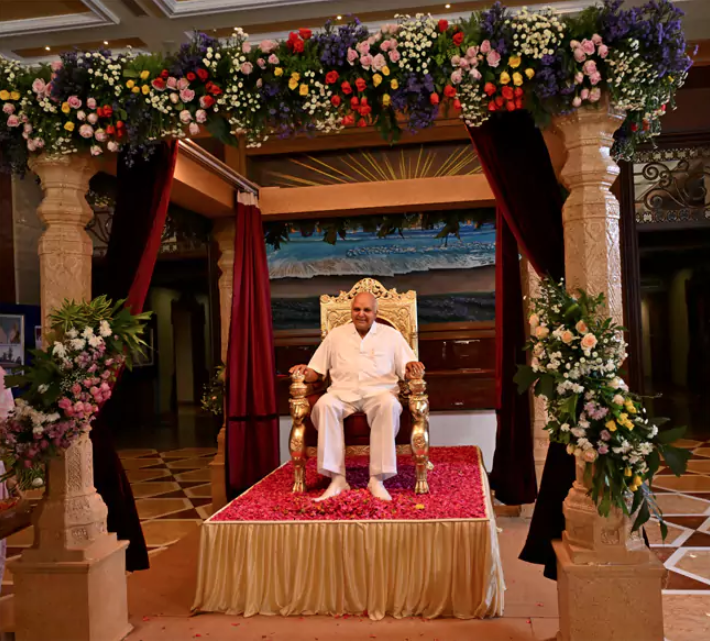 Sri Ramoji Rao's statue unveiled at Ramoji Film City