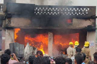 Fierce fire in shop of Chirmiri
