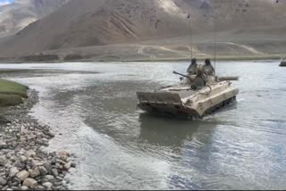 eastern-ladakh-indian-army-tanks-combat-vehicles-carry-out-drills-to-cross-indus-river-attack-enemy-positions
