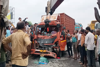truck hit other vehicles on NH 8, one driver stuck in cabin