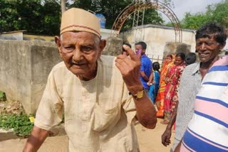 104 year old Haradhan Saha voted