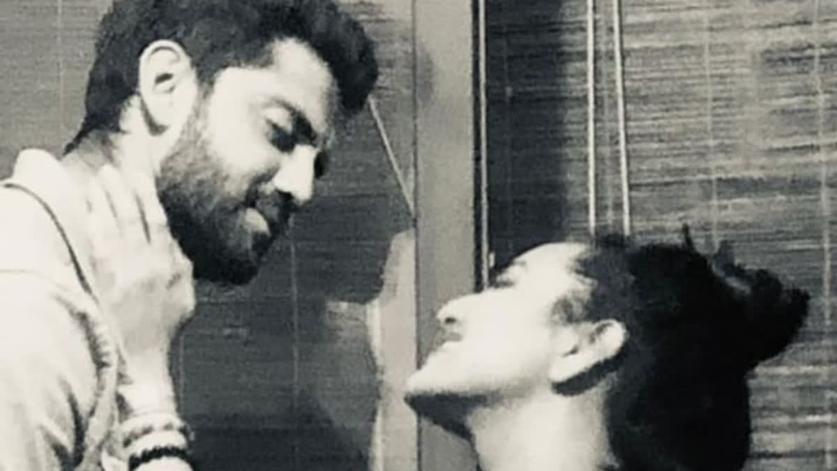 Zaheer Iqbal Shares Romantic Pic with Sonakshi Sinha