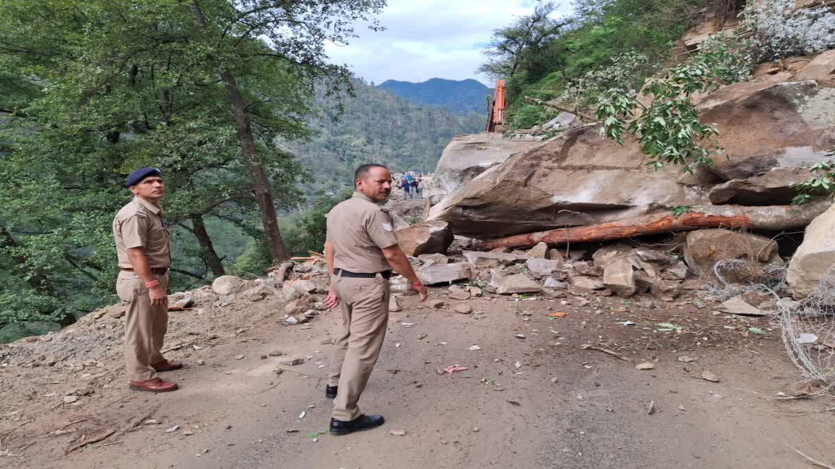 Boulder fell on Kedarnath Highway