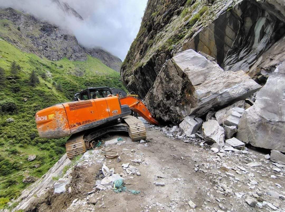 BADRINATH HIGHWAY CLOSED