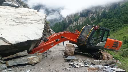 BADRINATH HIGHWAY CLOSED