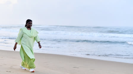 PRESIDENT WALK ON PURI BEACH