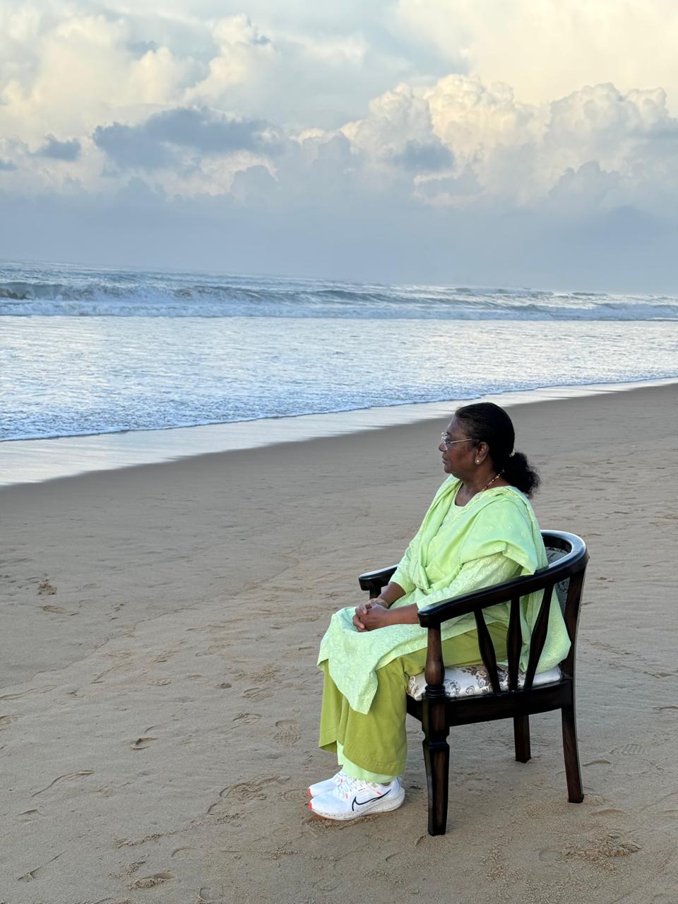 President Walk On Puri Beach