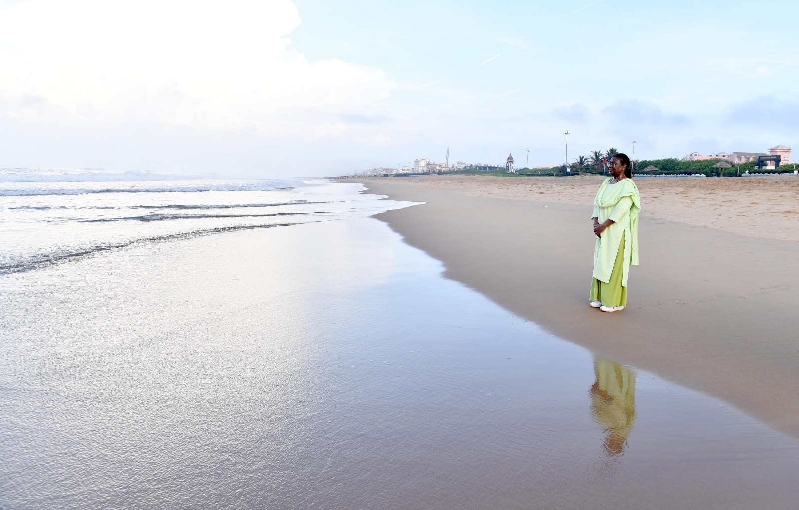 President Walk On Puri Beach