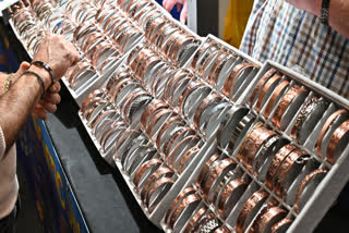 Wearing a copper bracelet or kada will help in avoiding diseases, it will also create an unbreakable bond with God