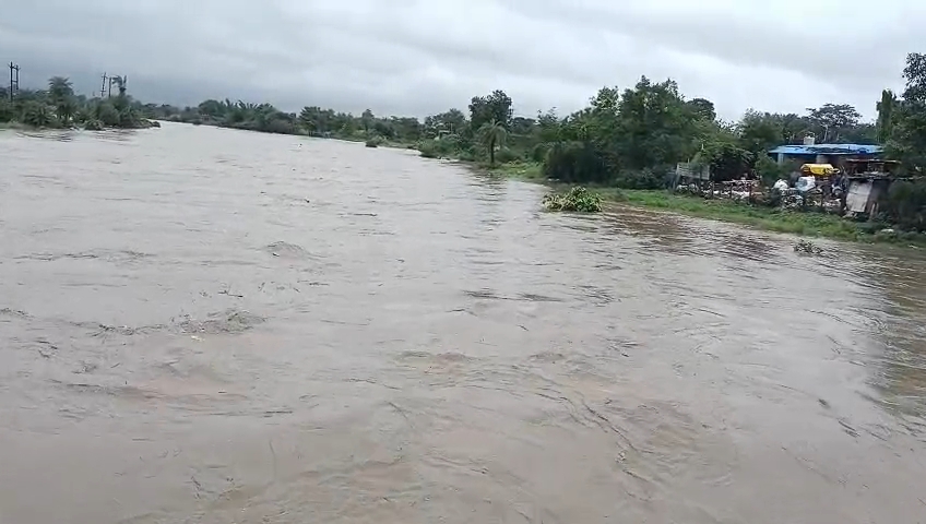 SEONI RIVERS AND STREAMS IN SPATE