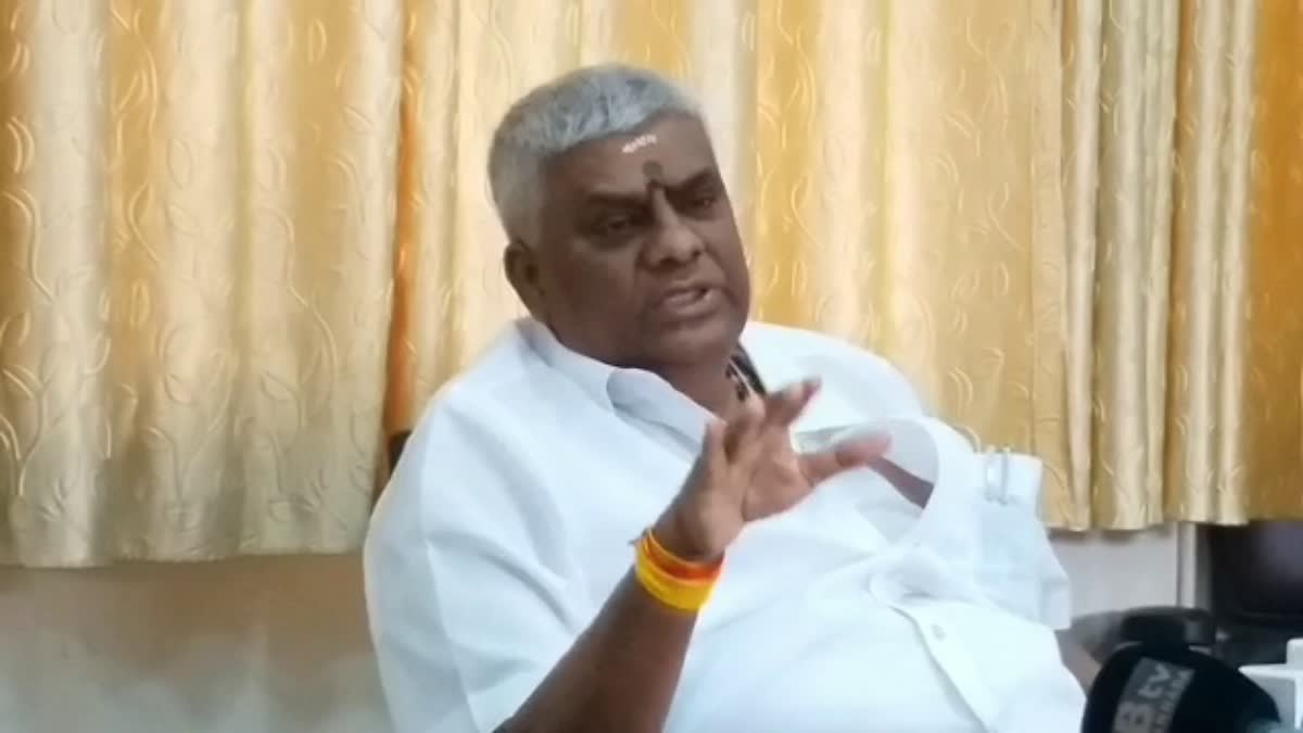 hd-revanna-reaction-on-family-politics