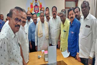 BBMP Contractors Association meets CM Siddaramaiah