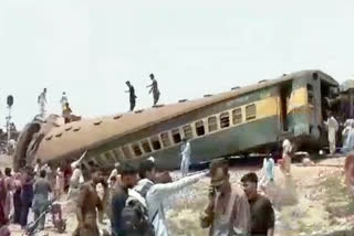 Train in Pakistan derailed